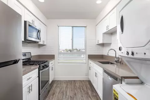 13607 Cordary Ave #252, Hawthorne, CA 90250