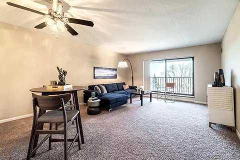2353 Youngman Ave W #101, Saint Paul, MN 55116