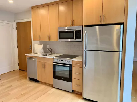 1355 17th St NW #724, Washington, DC 20036