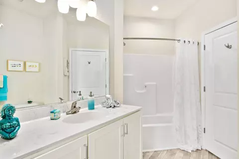 9800 Shore Break Ln #102, Berlin, MD 21811