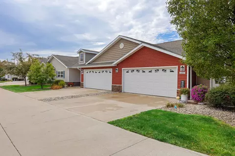 8156 Roslyn Hl #1713, Lansing, MI 48917