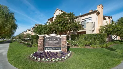 24905 Magic Mountain Pkwy #1204, Santa Clarita, CA 91355