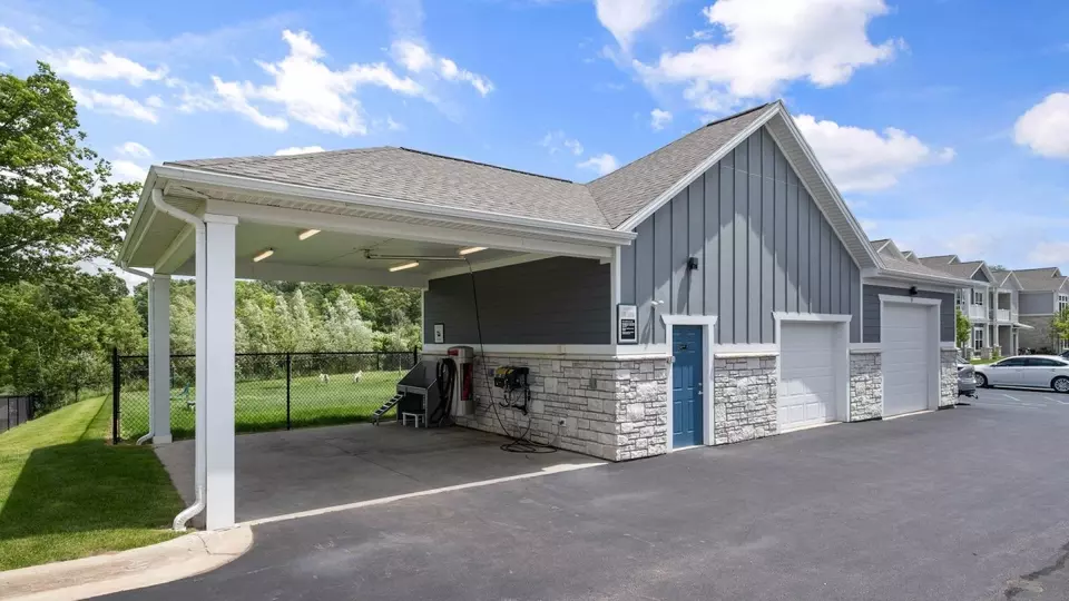  1000 Pinewood Ave #2202, Commerce Township, MI 48390 photo 23