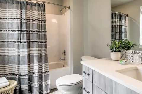 2411 E Riverside Dr #D206, Eagle, ID 83616 photo 7