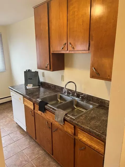 1805 NE Garfield St #1805-104, Minneapolis, MN 55418