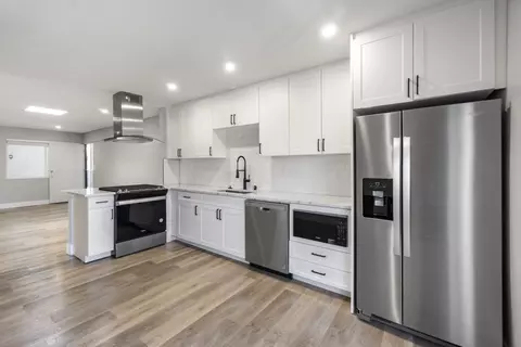 125 16th St #10, Huntington Beach, CA 92648