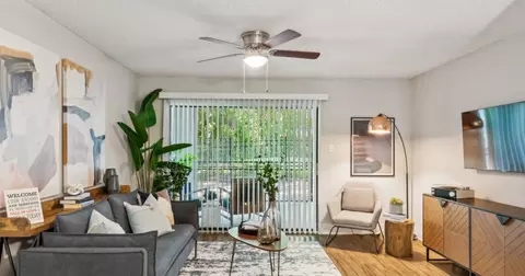 1705 NE Green Oaks Blvd #1813, Arlington, TX 76006