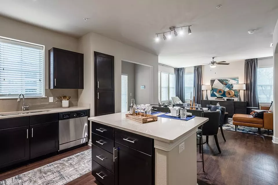  1701 Royal Ln #18304, Farmers Branch, TX 75234 photo 2
