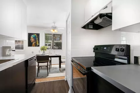 441 W Barry Ave #220, Chicago, IL 60657