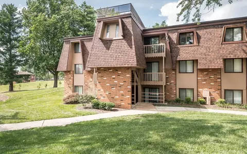 2170 Mckelvey Rd #2119E, Maryland Heights, MO 63043