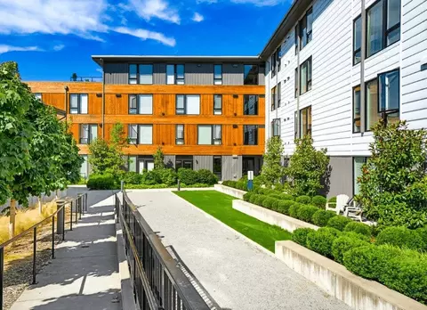 747 Hanami Ln NE #405, Bainbridge Island, WA 98110
