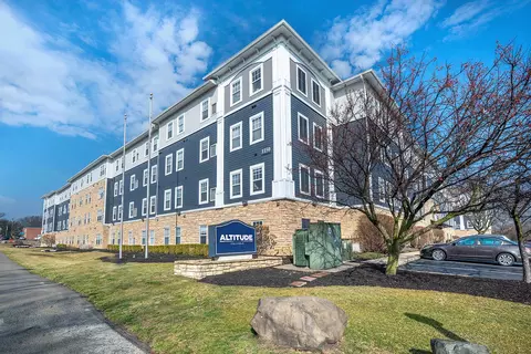 1150 Kinnear Rd, Columbus, OH 43212