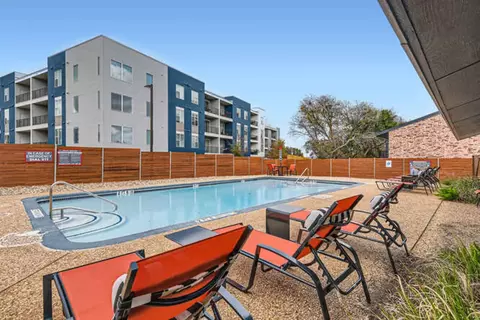 4821 Riverside Dr E #116, Austin, TX 78741