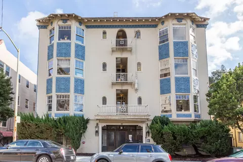 77 Glen Ave #203, Oakland, CA 94611