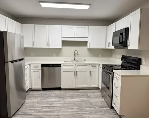 100 Twin Oaks Ln #0121, Hattiesburg, MS 39402