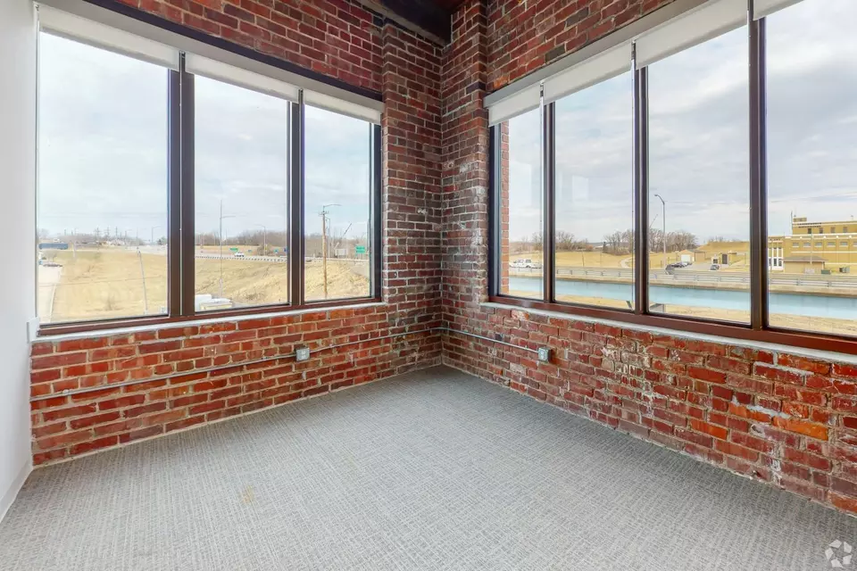  1100 N 2nd St #313, Leavenworth, KS 66048 photo 2