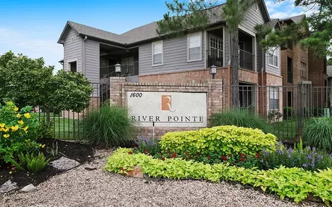 1600 River Pointe Dr #1082, Conroe, TX 77304