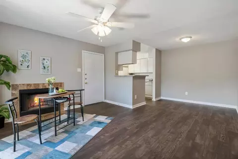 1303 Gears Rd #1215, Houston, TX 77067