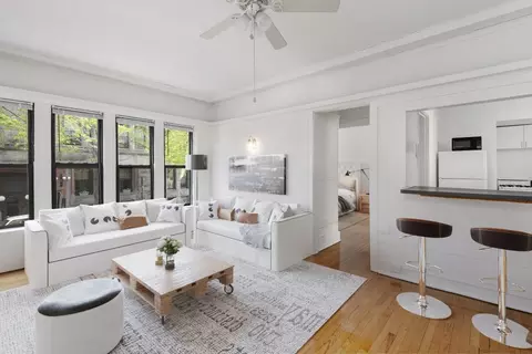430 W Diversey Pkwy #4401A, Chicago, IL 60614