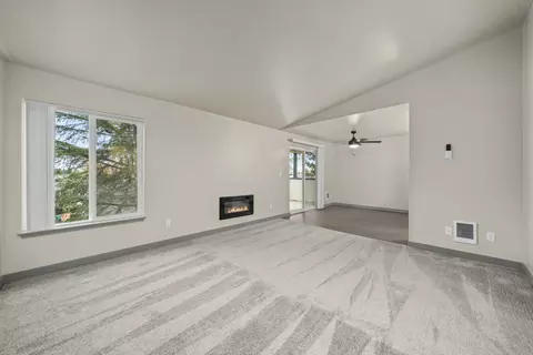 908 76th St E #H304, Tacoma, WA 98404