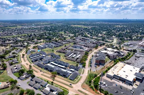 2700 Indian Creek Blvd #522-1, Oklahoma City, OK 73120