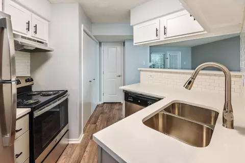 101 Timber Hollow Ct #163, Chapel Hill, NC 27514