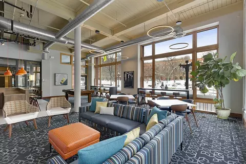 240 5th St E #401, Saint Paul, MN 55101