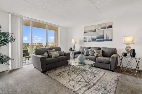 2882 Tennis Club Dr #503, West Palm Beach, FL 33417