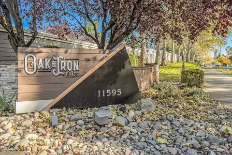 11595 SW Center St #F-02, Beaverton, OR 97005