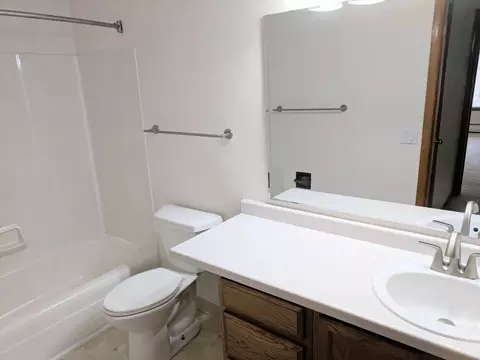 1831 S Park St #1831-008, Madison, WI 53713