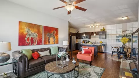 9202 Bunsen Way #3204, Louisville, KY 40220