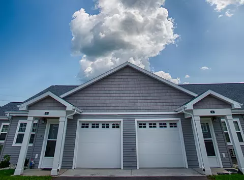 818 W Main St #407, Hortonville, WI 54944