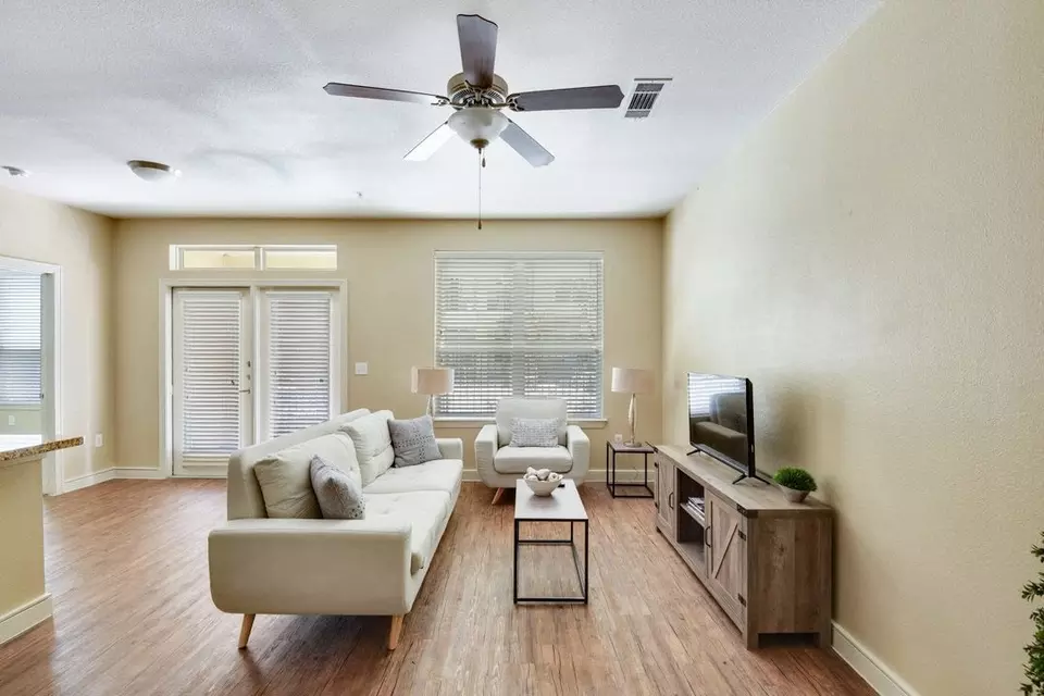  501 E Oltorf St #208, Austin, TX 78704 photo 3