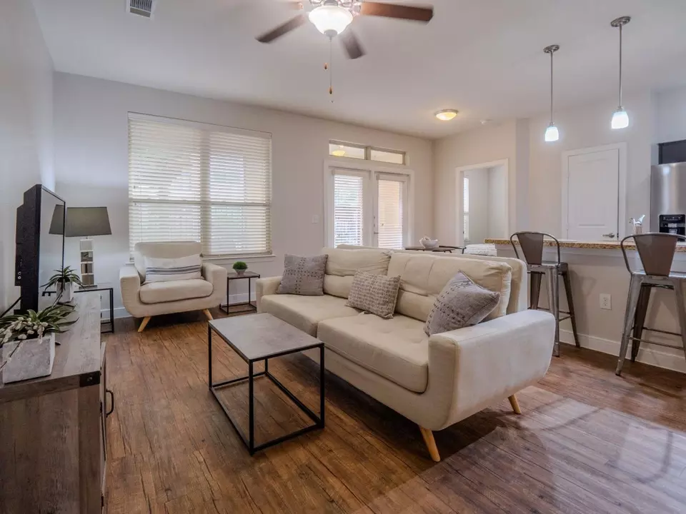  501 E Oltorf St #208, Austin, TX 78704 photo 2