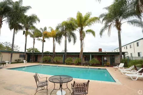 1360 Foothill Dr #075, Vista, CA 92084