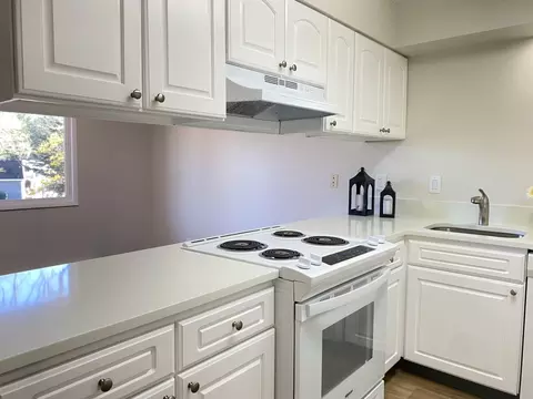 11835 SW Ridgecrest Dr #5, Beaverton, OR 97008