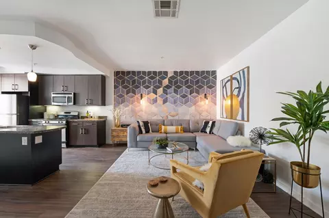 7950 Sunset Blvd #225, Los Angeles, CA 90046