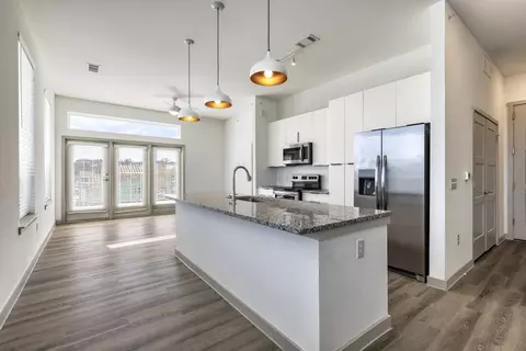 1700 Willow Crk #107, Austin, TX 78741