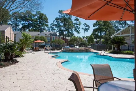 905 Cypress Station Dr #P16, Houston, TX 77090