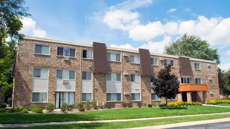  325 Ramblewood Dr #04-102, Glen Ellyn, IL 60137 photo 10