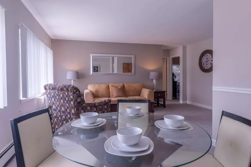  325 Ramblewood Dr #04-102, Glen Ellyn, IL 60137 photo 3