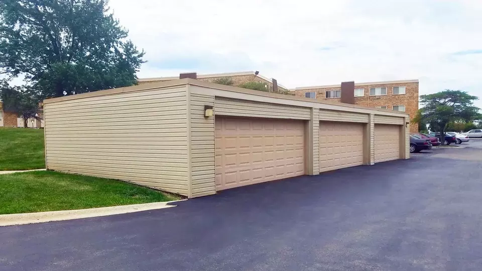  325 Ramblewood Dr #04-102, Glen Ellyn, IL 60137 photo 12