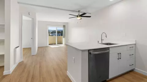 1080 Carolan Ave #114, Burlingame, CA 94010