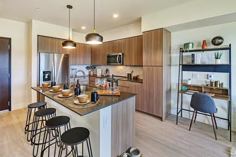 1150 10th Ave NE #428, Issaquah, WA 98029