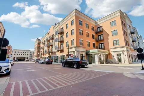 750 Veterans Way #409, Carmel, IN 46032