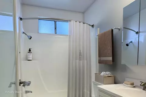 698 Orange Ave, Long Beach, CA 90802 photo 12