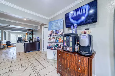3600 Woodchase Dr #I-088, Houston, TX 77042