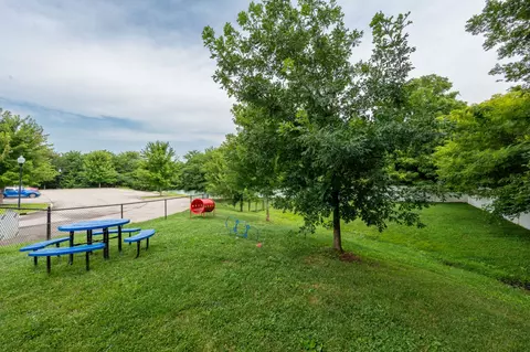 9500 Golders Green Cir #9503-204, Louisville, KY 40229