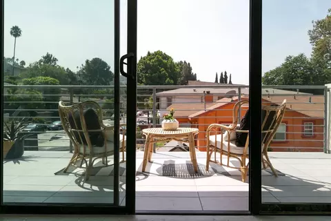 2409 Griffith Park Blvd #302, Los Angeles, CA 90039