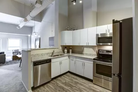 151 W Seventh St #413, Cincinnati, OH 45202